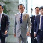 85歳でも背すじピン！麻生太郎の姿勢がすごい